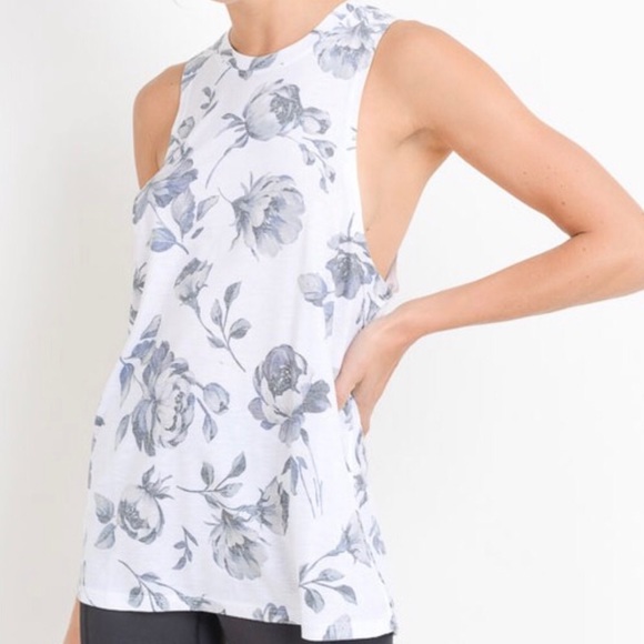 ⚡️last 1⚡️ Floral Tank Top / Athleisure Wear - Picture 2 of 8